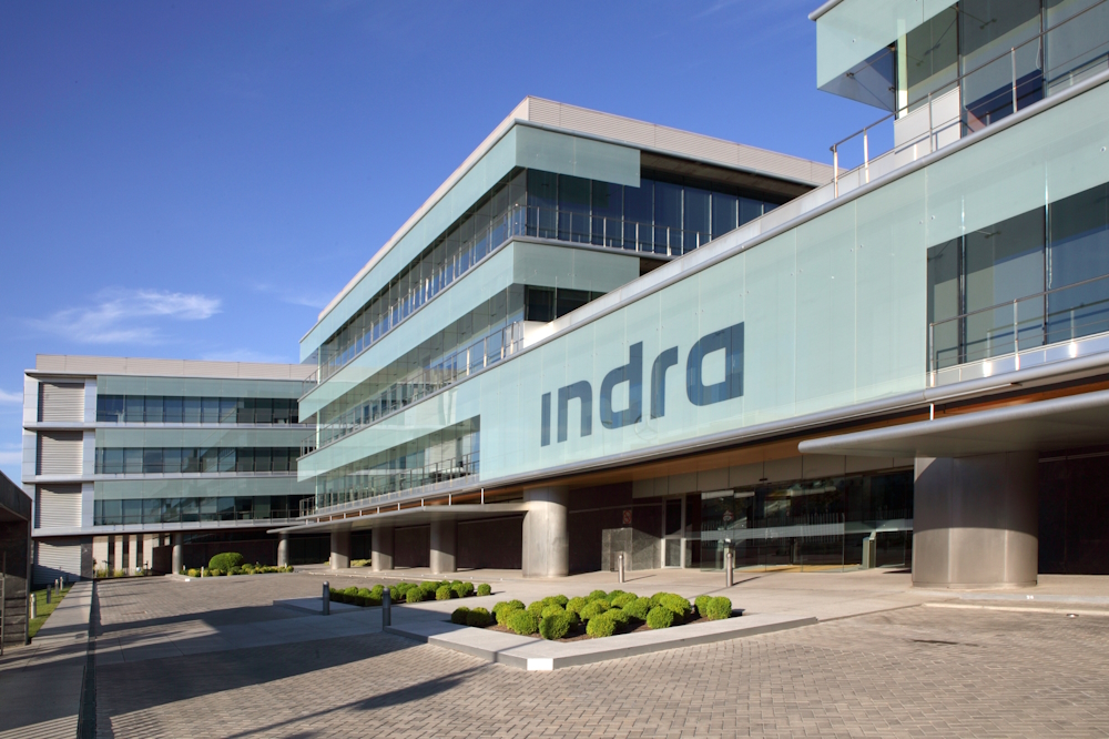 Siete directivos de Indra se embolsan casi 14 millones con la venta de acciones de la compañía