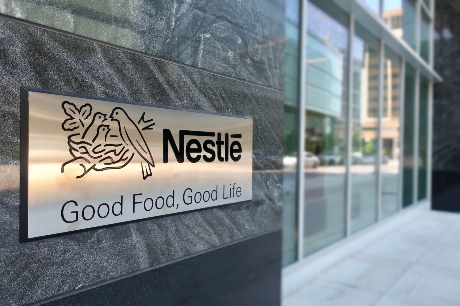 La subida de salario de Nestlé lleva a los empleados a la huelga