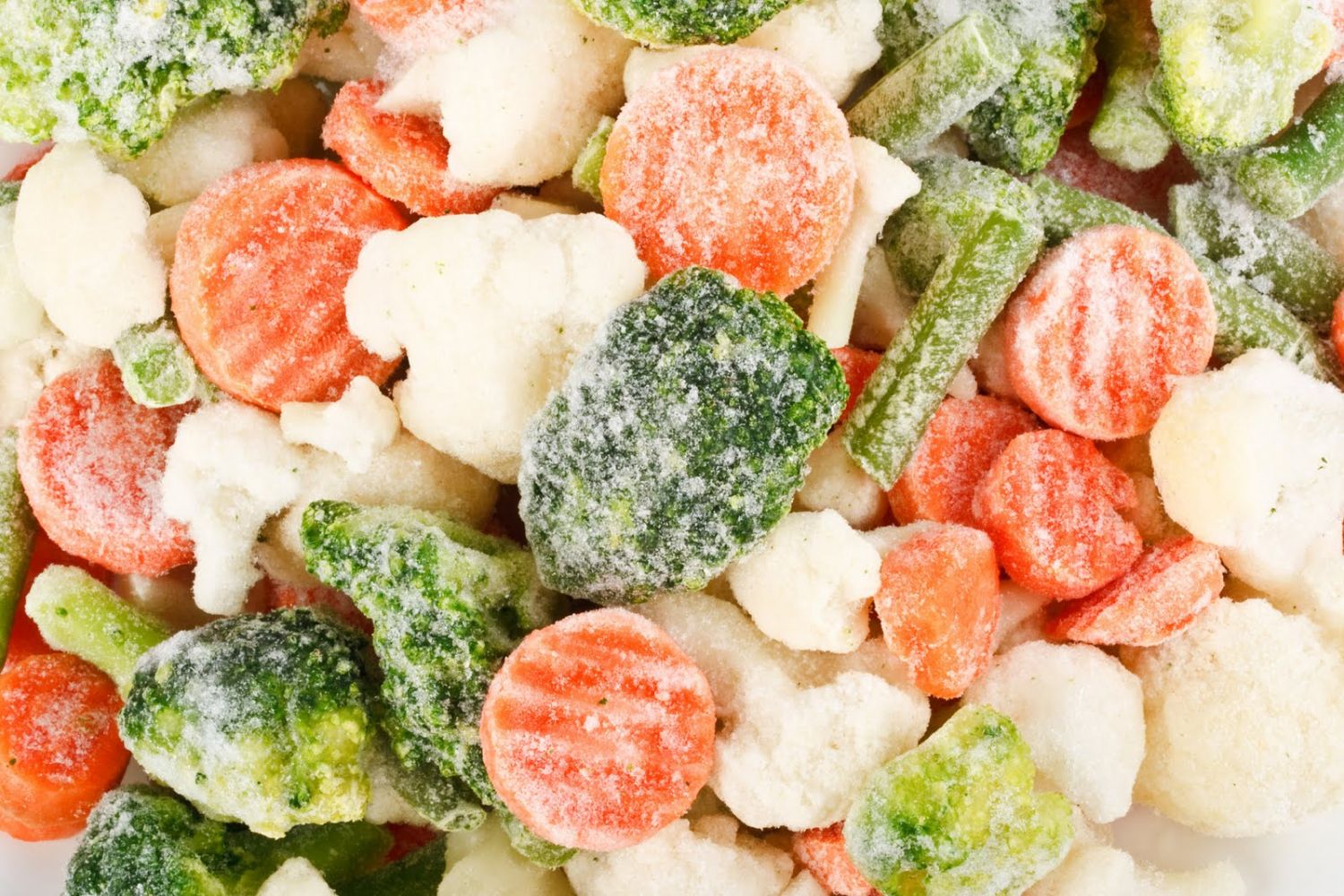 Comidas congeladas que te salvan: 3 opciones fáciles para organizar tu vida 2 Merca2.es COMIDAS CONGELADAS OPCIÓN 2: VEGETALES Y FRUTAS CONGELADAS