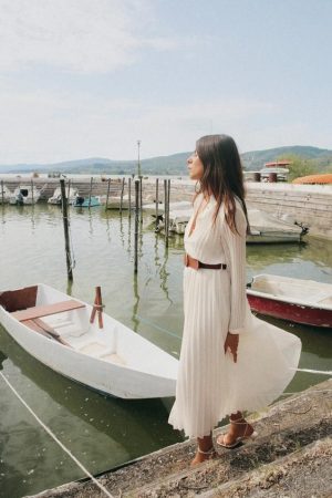 VESTIDO MIDI PLISADO CINTURÓN