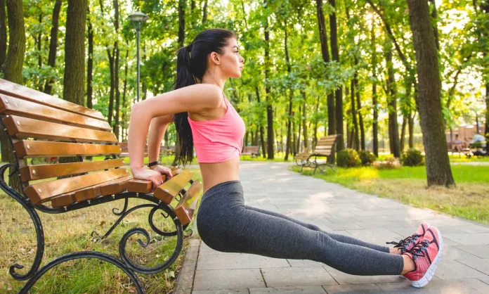 Olvídate del gimnasio: 5 ejercicios top para quemar grasa en el parque