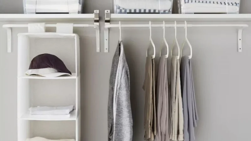 Ikea tiene la solución ideal para tener el armario que realmente necesitas 1 Merca2.es el invento de ikea que va a acabar con el armario tal como lo conociamos hasta ahora 960x539 1 Merca2.es