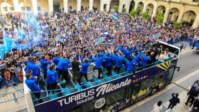 El insólito festejo viral del Hércules que casi lesiona a su arquero