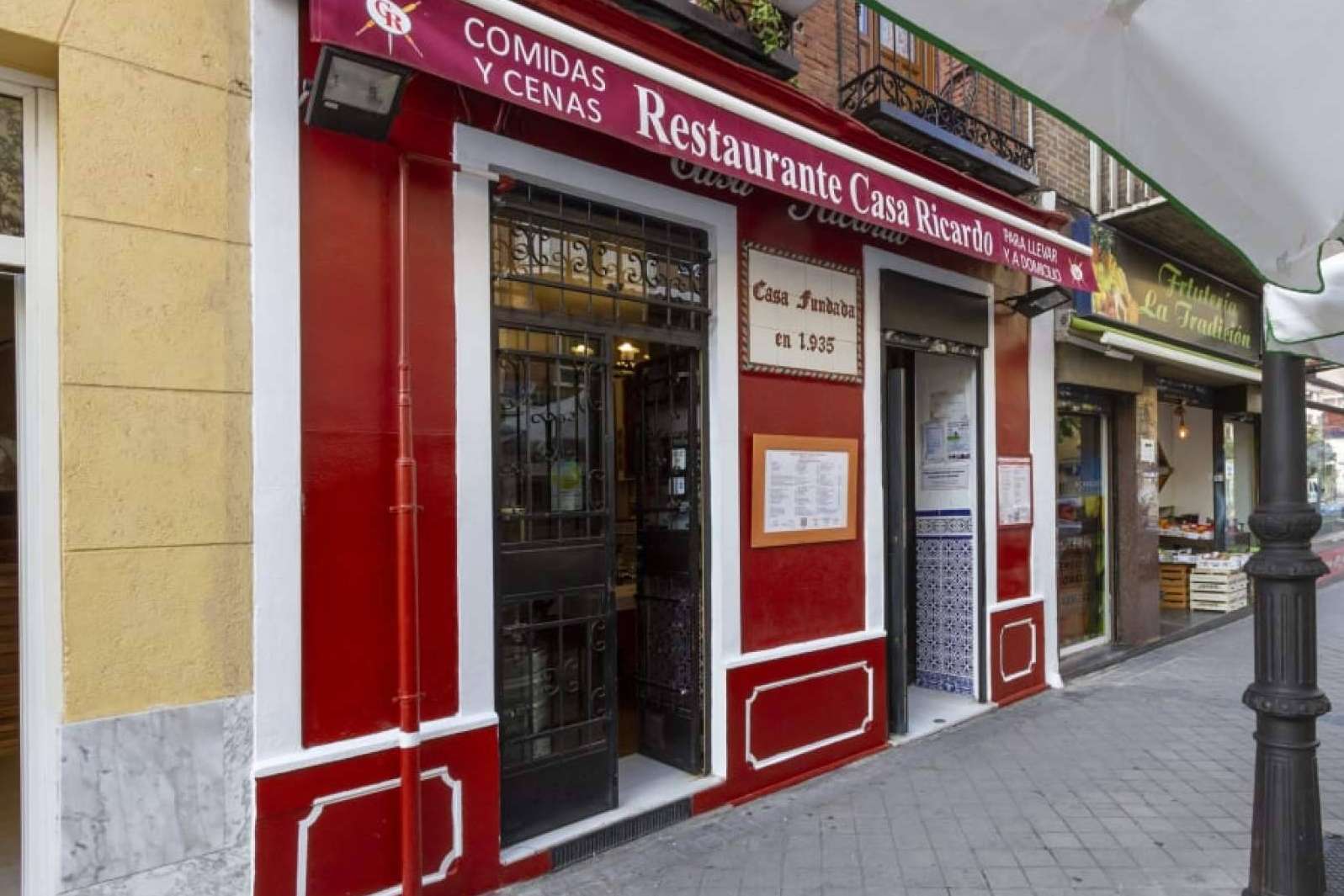 Casa Ricardo, el restaurante madrileño que destaca por ofrecer uno de los mejores rabos de toro de la ciudad