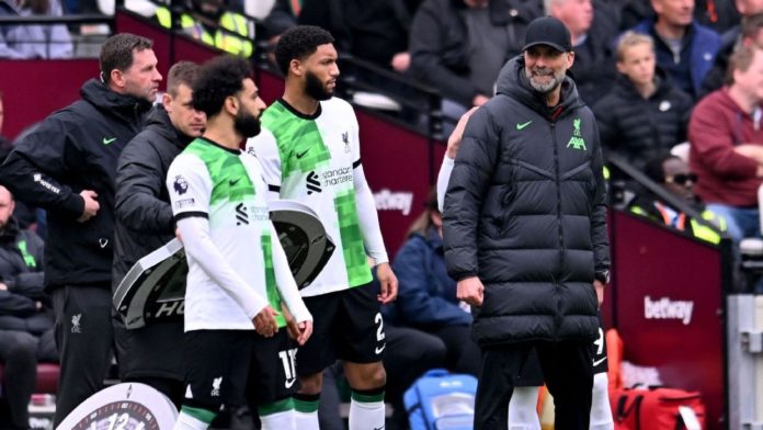 Descifran qué se dijeron realmente en la bronca Salah-Klopp, y esto recién empieza
