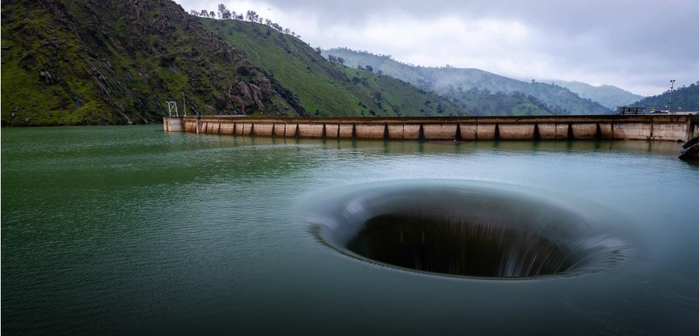El misterioso agujero en el lago Berryessa que los científicos no pueden explicar