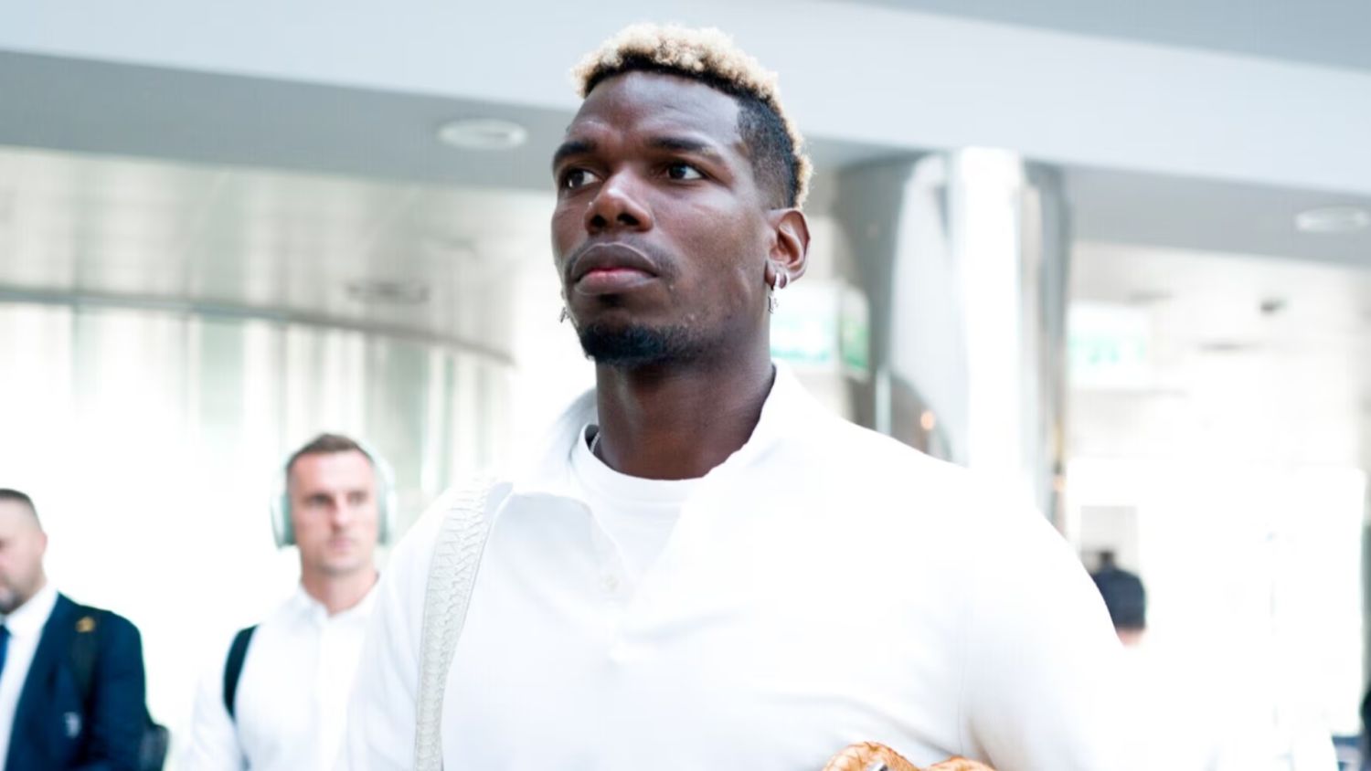 Pogba se aleja del fútbol y no creerás el nuevo trabajo que consiguió