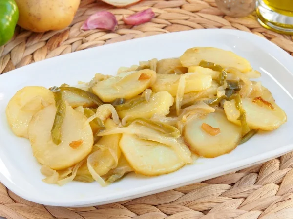 servimos las patatas a lo pobre Merca2.es