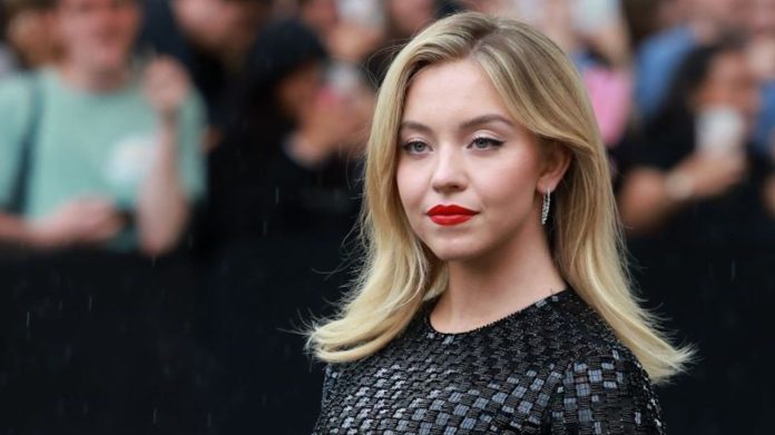 Sydney Sweeney comparte pantalla con Brad Pitt en esta película de Tarantino y probablemente ni lo notaste