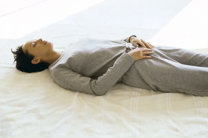 Conoce la técnica viral para dormir en menos de 1 minuto