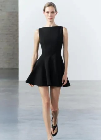 vestido negro nuevo zara kJBI 460x637@MujerHoy Merca2.es