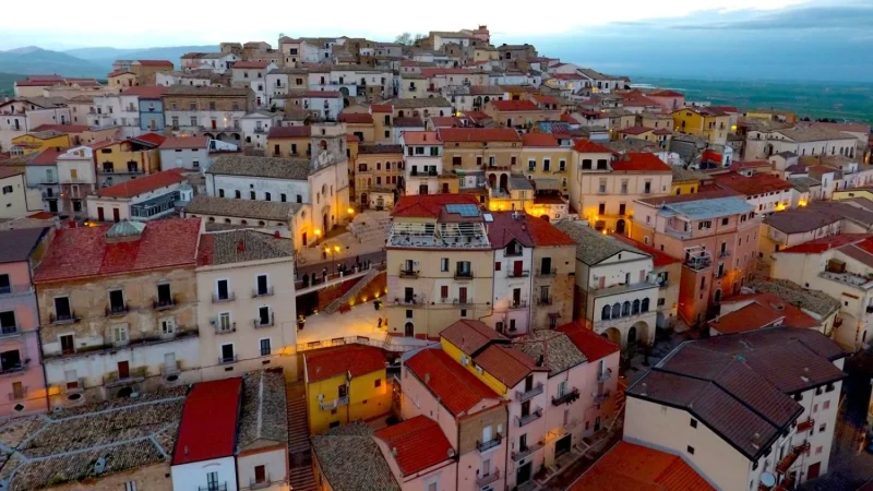 171016144555 candela ghost town houses franceso pio delvecchio comune candela Merca2.es