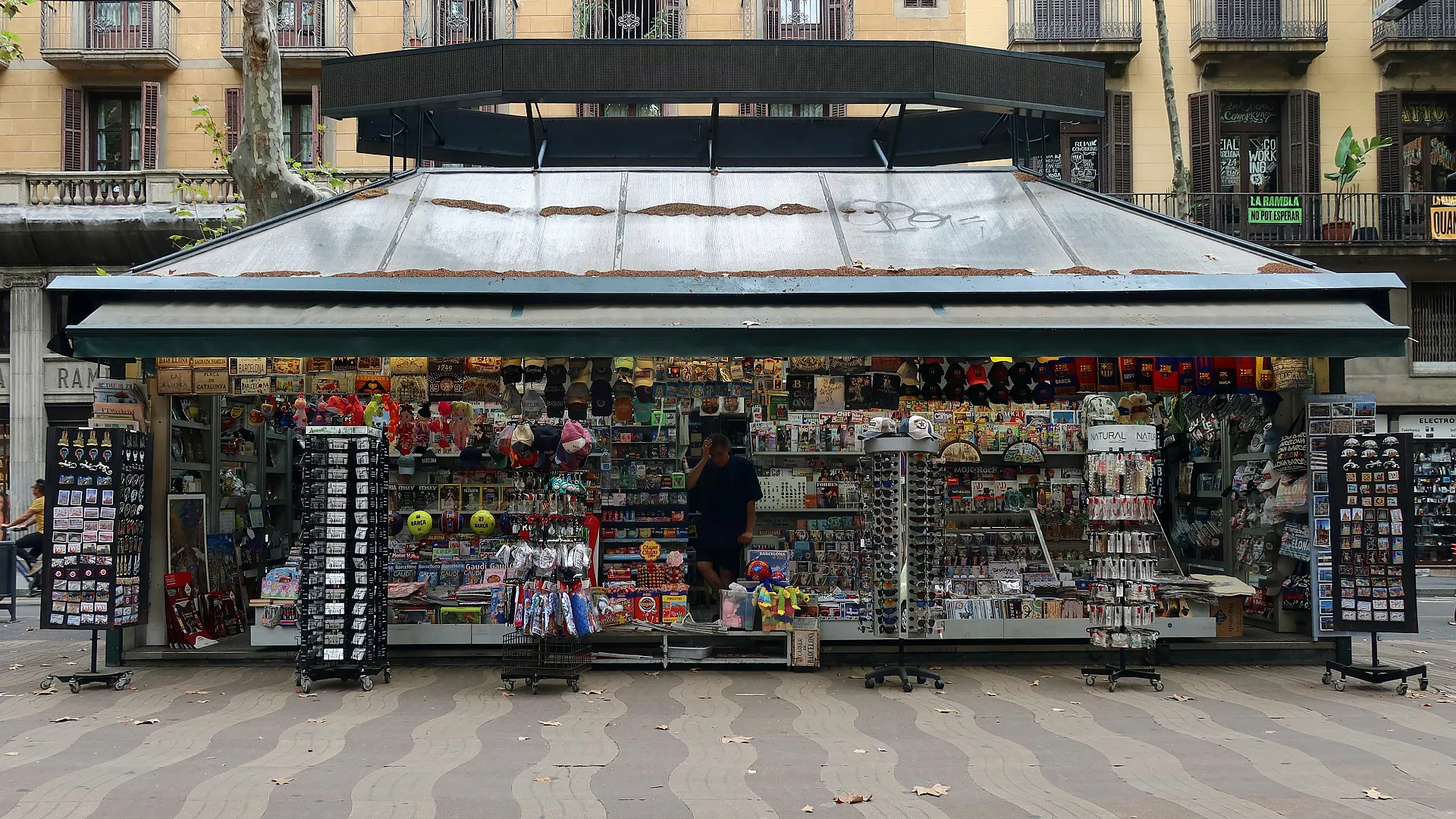 Barcelona podría prohibir los ‘souvenirs’ homófobos y sexistas