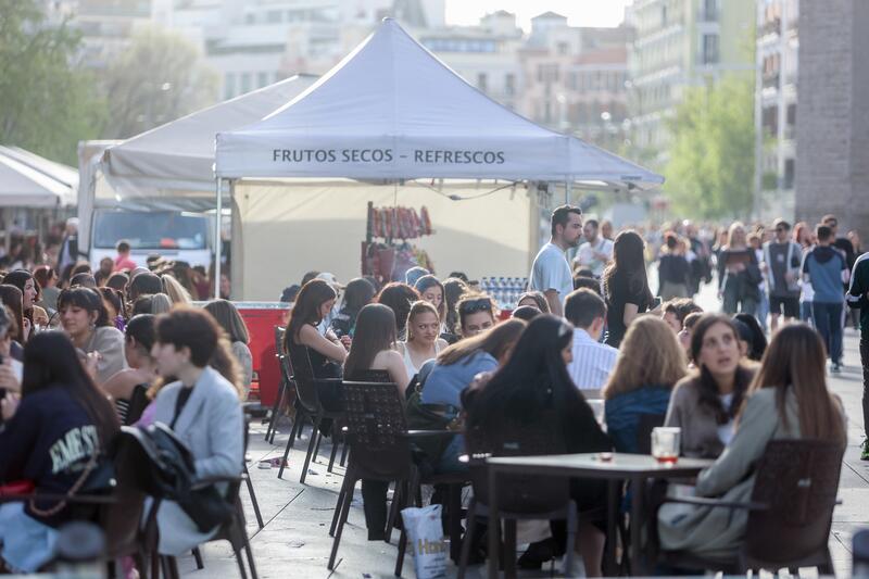 El auge del turismo impulsa el gasto en restaurantes y hoteles en España
