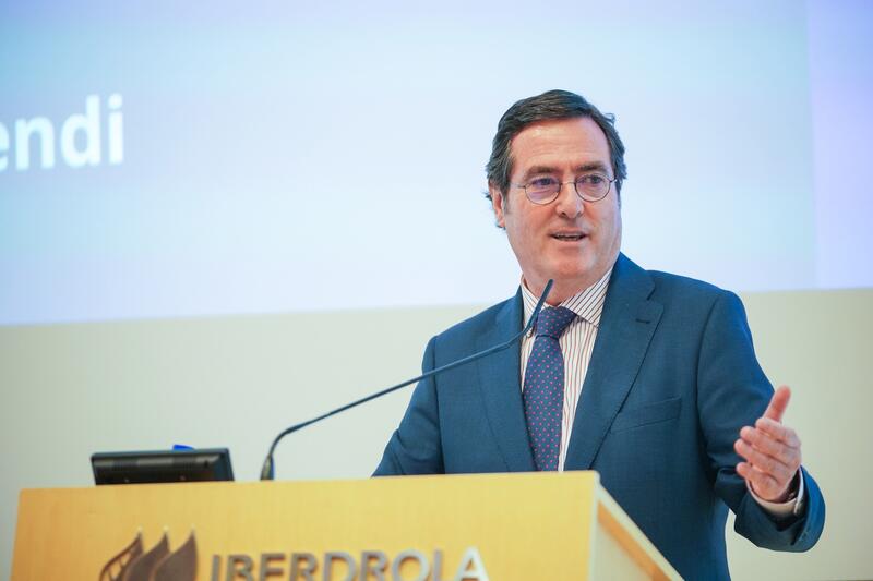 Rechazo rotundo de Garamendi, presidente de CEOE, a la regulación estatal de las relaciones laborales y a la reducción de la jornada