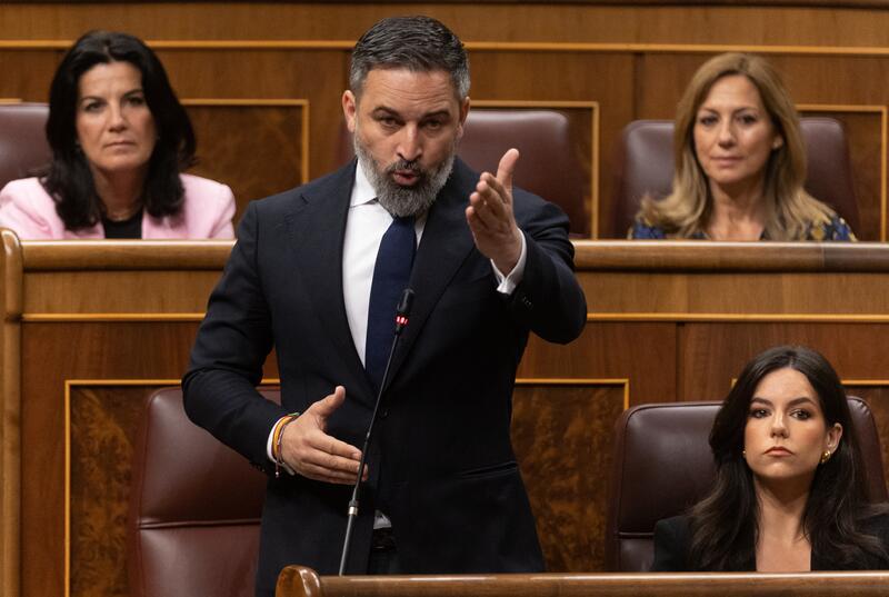 Vox vuelve a proponer ventajas fiscales a empresas que contraten a españoles