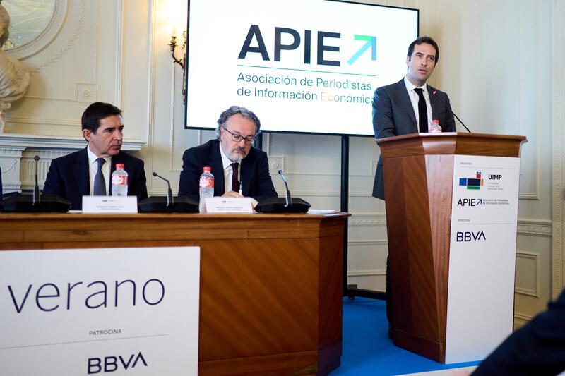 El Gobierno proyecta un crecimiento del PIB hasta una cifra cerana al 2,5% en 2024