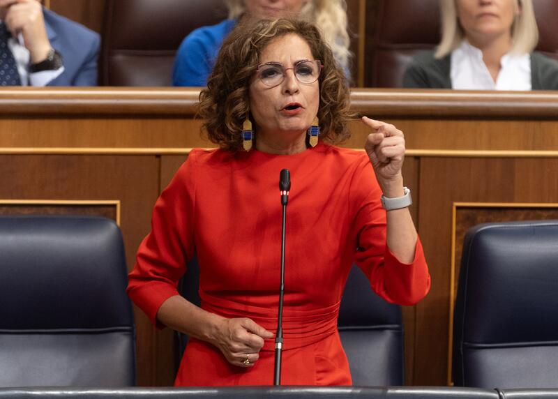 Montero insta a Vox a que se comprometa a votar a favor en el Congreso de reducir el IVA a alimentos