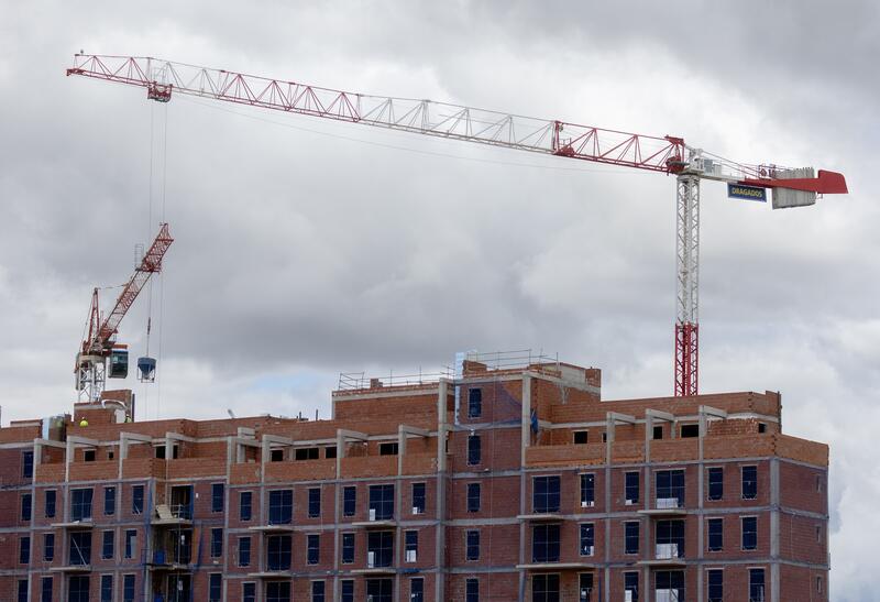 España registró un crecimiento del 0,7% en inventario de viviendas nuevas sin comercializar en 2023, primer alza desde 2009
