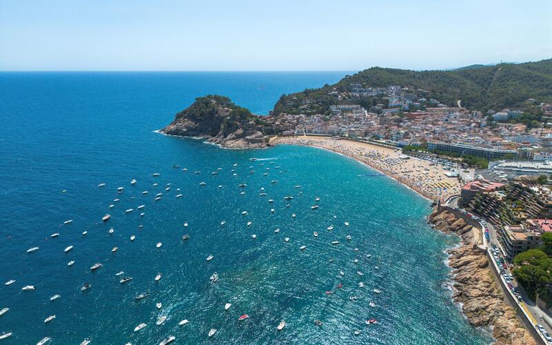 La temporada de verano en España promete romper récords gracias a una mayor anticipación en reservas