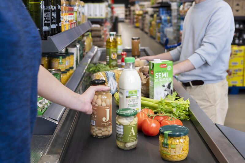 El PSOE plantea exigir a las empresas que comuniquen rebajas en la cantidad de producto sin ajustar el precio