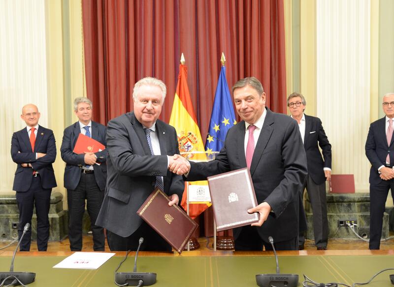 Ante el cambio de liderazgo, la Federación Española de Vino traslada sus objetivos al Ministerio de Agricultura