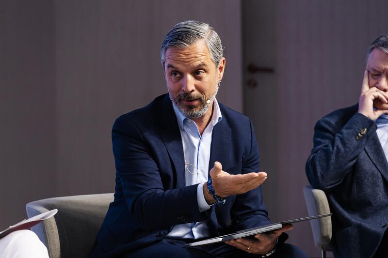 El Gobierno de Sánchez: ¿una trituradora de instituciones? El PP denuncia la maniobra para saltarse al Senado