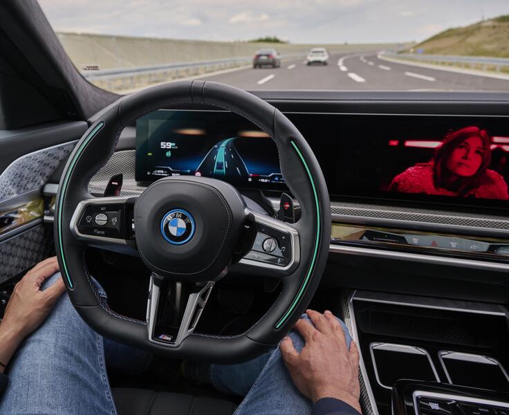 Salto tecnológico de BMW: Aprobada la integración de conducción autónoma Niveles 2 y 3