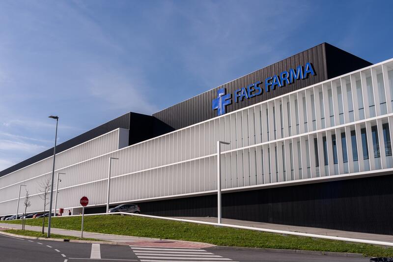 Faes Farma se expande por Europa y recompensa a sus accionistas con un 53% de dividendo