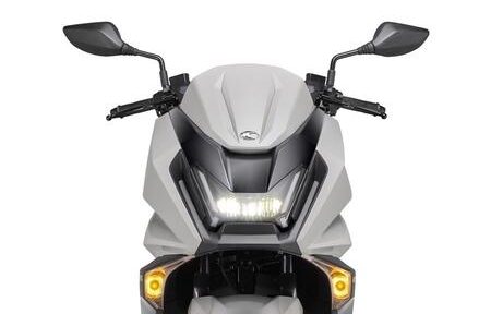 Kymco España presenta un scooter urbano, Sky Town 125 ABS