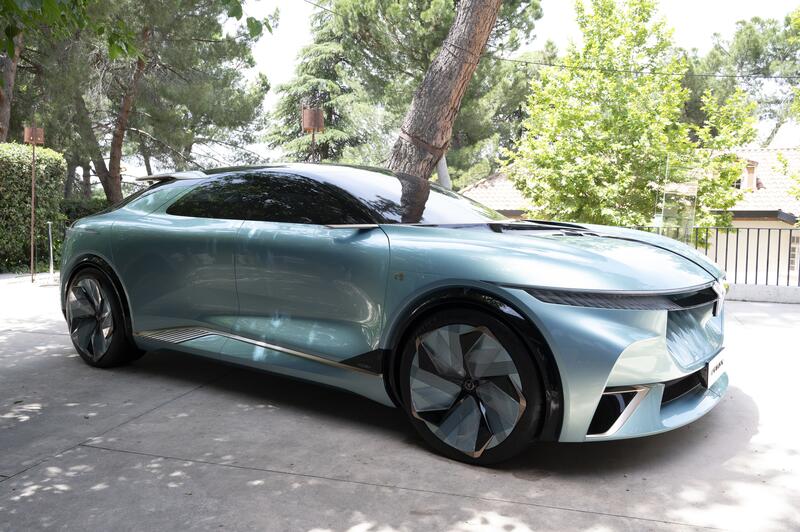 Dongfeng electrifica España: El i-Cozy, un adelanto de la visión de la compañía china para la movilidad del mañana
