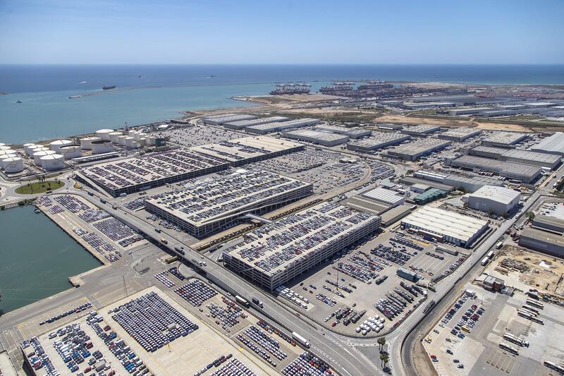 El Puerto de Barcelona da luz verde a la licitación de su tercera terminal de automóviles