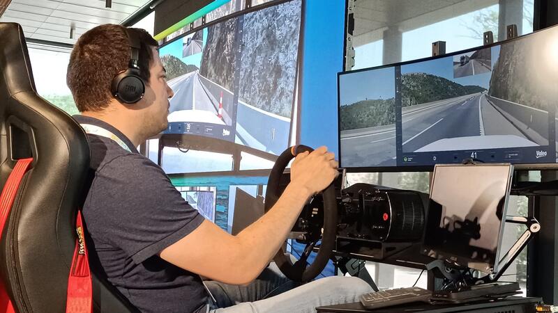 Un coche conducido a distancia cruza a Francia por primera vez por la AP-7 en un proyecto europeo