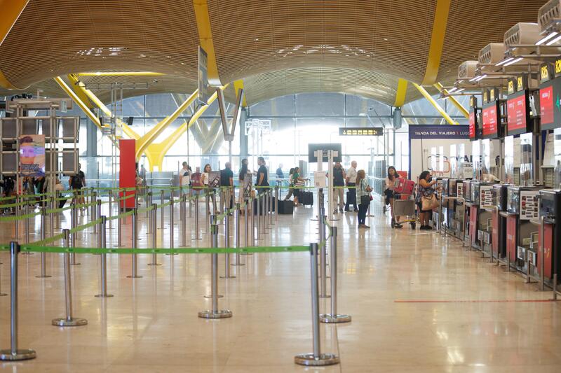 Los aeropuertos españoles operarán un 3,3% más de vuelos que en 2023