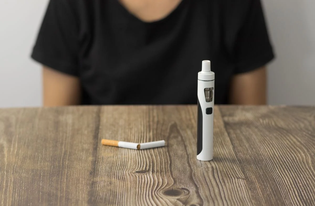 Expertos y asociaciones reivindican «la evidencia científica» del vapeo como solución frente al tabaquismo