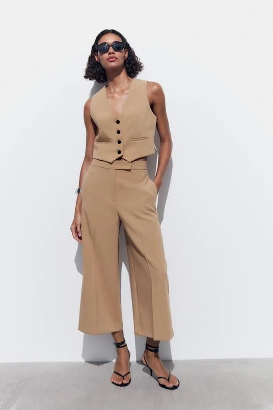 CONJUNTO CHALECO Y PANTALÓN CULOTTE