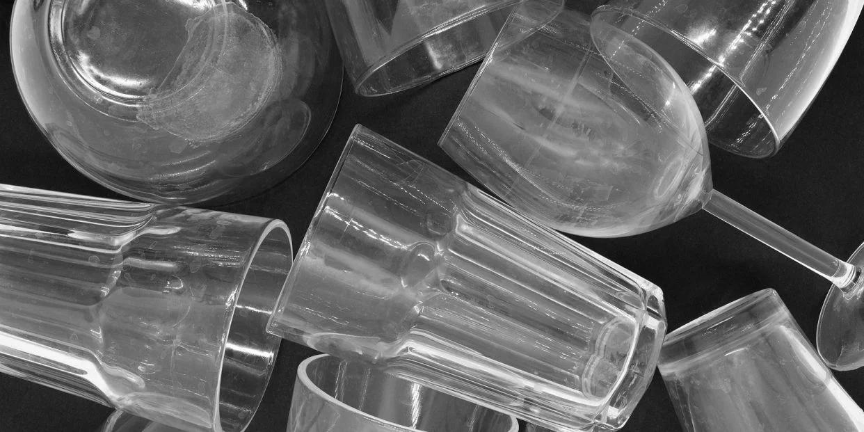 Devuelve el brillo a tus vasos desgastados con este sencillo truco