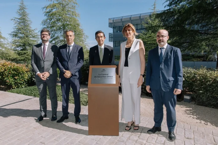 Inauguración institucional de la sede Securitas Direct. De izquierda a derecha. Daniel Rodriguez, Carlos Novillo, Antonio Anguita, Paloma Tejero y Farncisco Martín Aguirre.