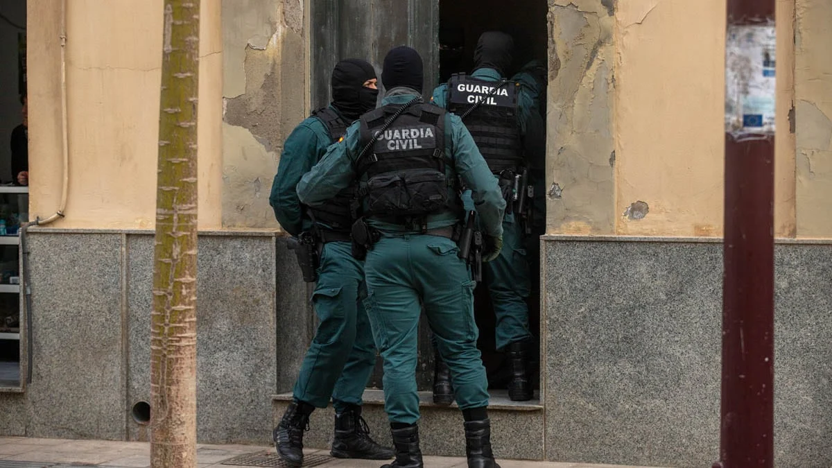 La Guardia Civil y la Policía advierten del tipo de robo de moda en toda España