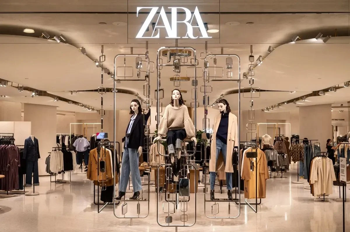 Olvídate de las sandalias romanas este verano y apuesta como Zara por las de estilo griego