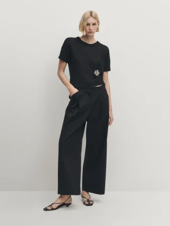 PANTALÓN POPELÍN DETALLE PINZAS