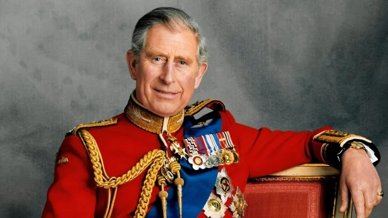 El pacto de la monarquía inglesa con los medios de comunicación