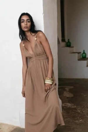 VESTIDO LARGO ESCOTE PICO BOLAS
