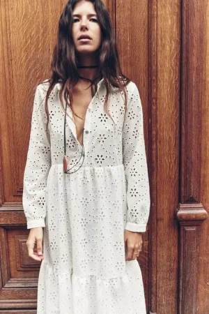 VESTIDO MIDI BORDADOS PERFORADOS