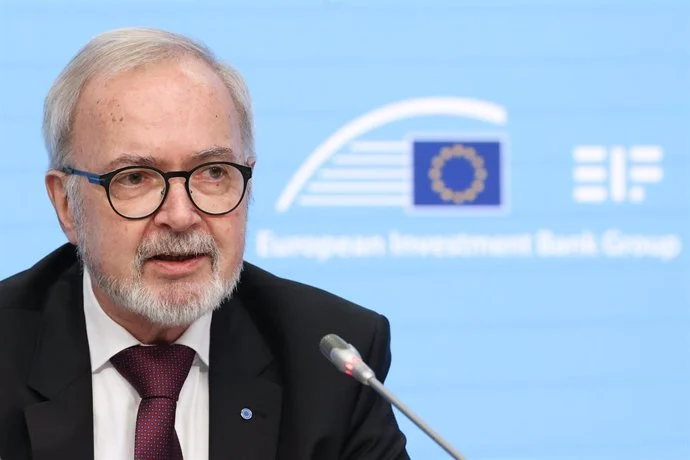 Werner Hoyer, expresidente del BEI, bajo escrutinio de la Fiscalía Europea por supuesta corrupción y malversación de fondos de la UE