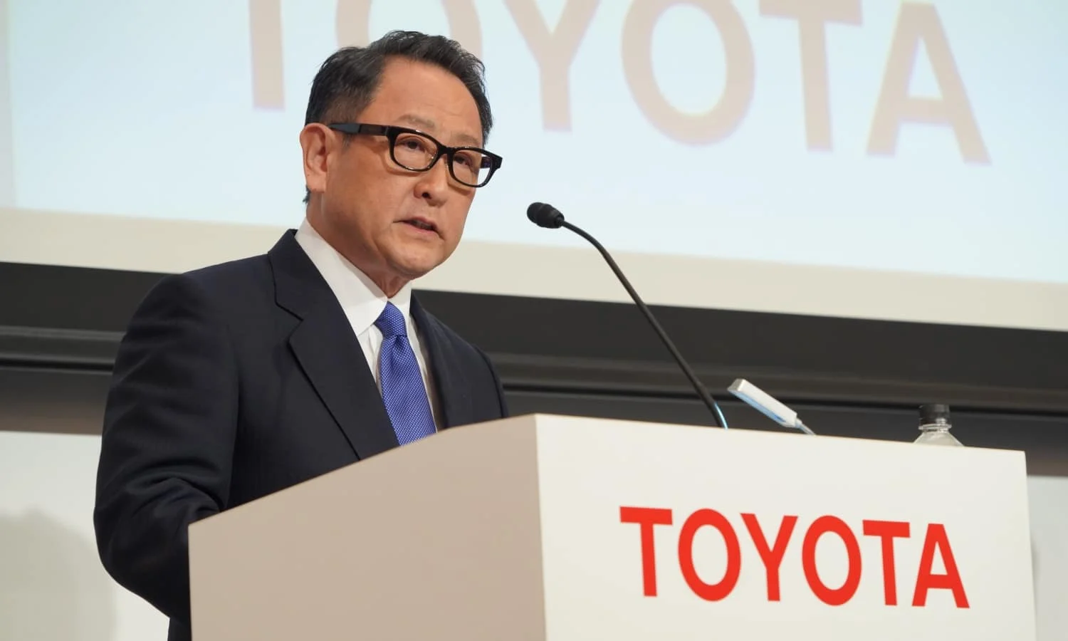 El millonario aumento que recibió el líder de Toyota en 2023: Alcanza los 9,42 millones en medio de una crisis