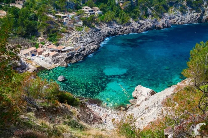 El Cabo de Gata, acantilados de Ribadesella y otras de las mejores rutas por la costa de España, a pie o en coche 15 Merca2.es deia Merca2.es