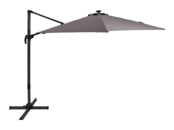 el invento de lidl que ya esta en casi todos los jardines de espana sombrilla con luz solar que te va a encantar 620x465 1 Merca2.es