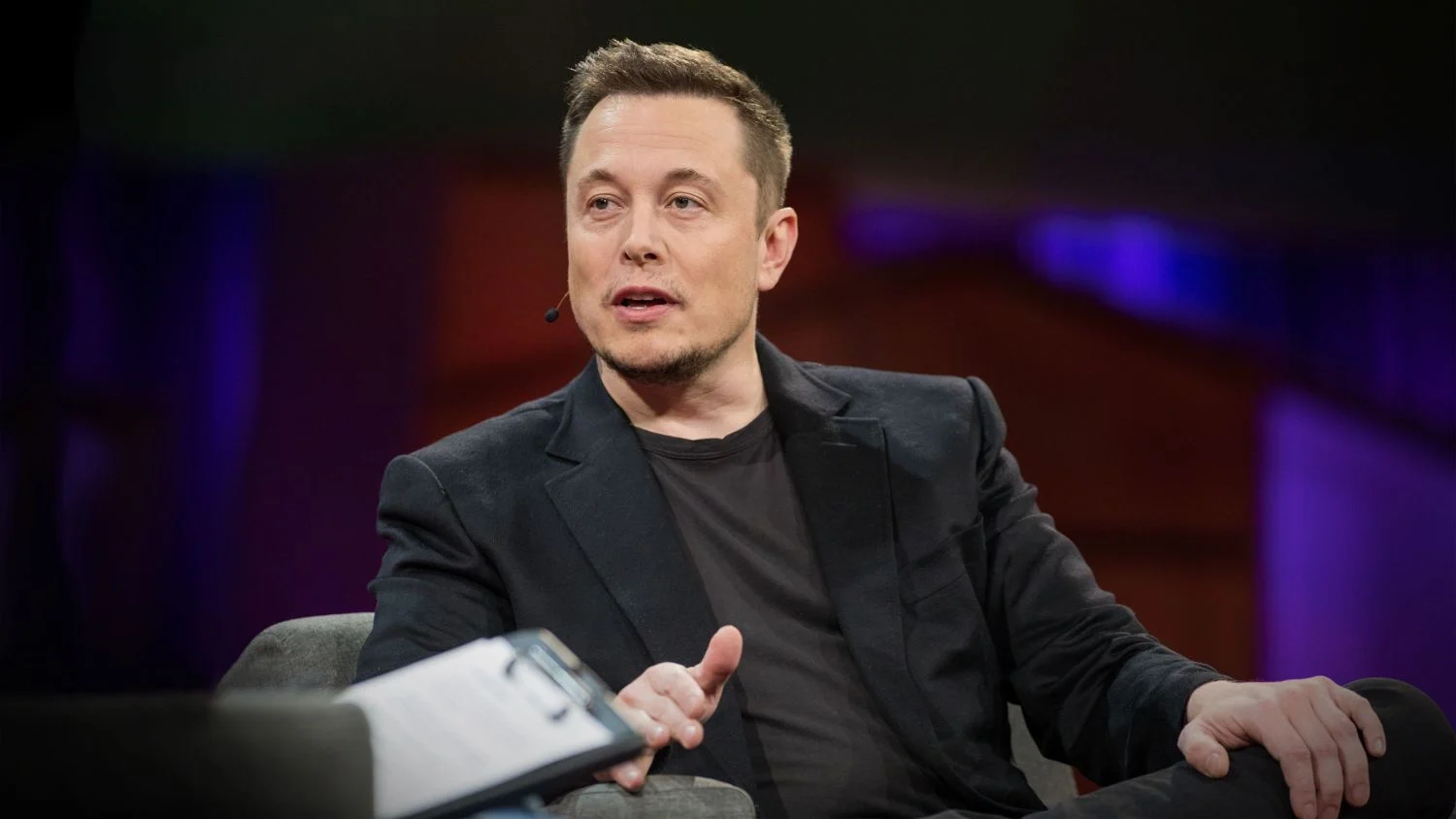 Elon Musk adelanta que ya queda muy poco para comercializar los robots para dar placer