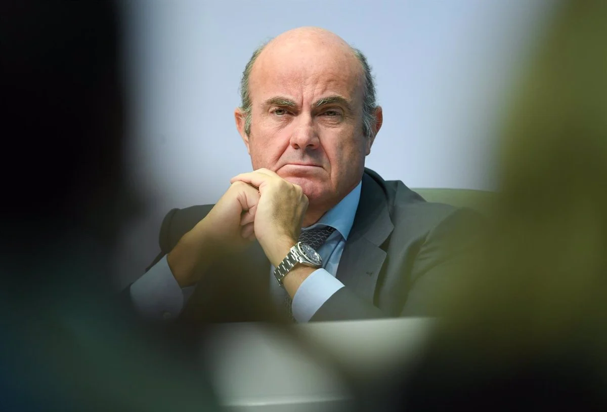 Guindos destaca que el BCE no se inmiscuye en asuntos de competencia en operaciones como la fusión de BBVA y Sabadell
